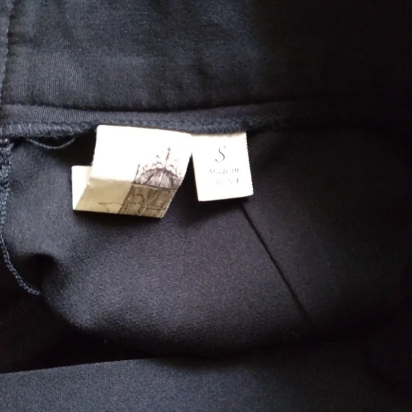 Francesca's Birdcage Label black faux skort shorts, size S - Picture 4 of 6